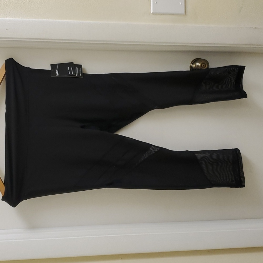 New with tags R8 Activewear black mesh leggings size Large